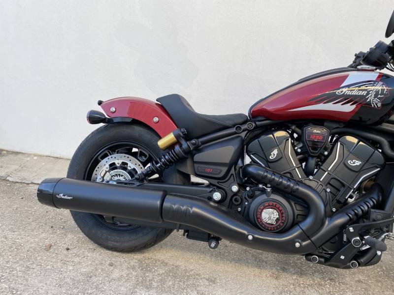 Indian Scout 101 Rouge Dernier Modèle à proximité de Toulon dans le Var